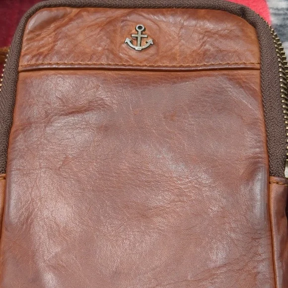 Harbor 2nd Leather Crossbody - Picture 9 of 9